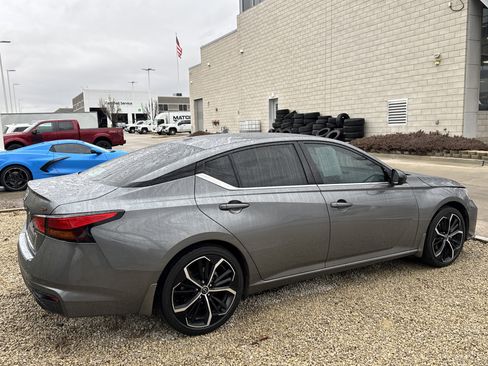 Used 2023 Nissan Altima 2.5 SR image 4