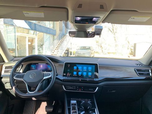 Used 2024 Volkswagen Atlas SE image 36