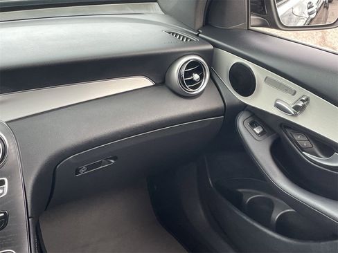 Used 2021 Mercedes-Benz GLC 300 image 17