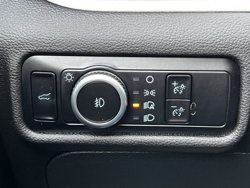 Certified 2023 Ford Explorer XLT w/ Equipment Group 202A image 19