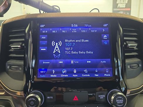 Used 2019 RAM 1500 Limited w/ Body Color Bumper Group image 21