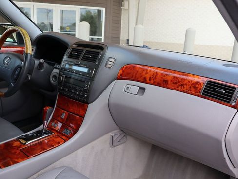 Used 2005 Lexus LS 430 image 17