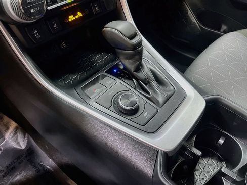 Used 2025 Toyota RAV4 XLE w/ Convenience Package AWD/4WD image 17