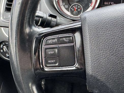 Used 2020 Dodge Grand Caravan SE FWD image 15