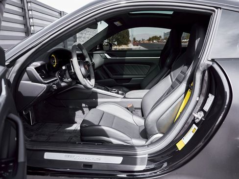 Used 2024 Porsche 911 Turbo S image 27