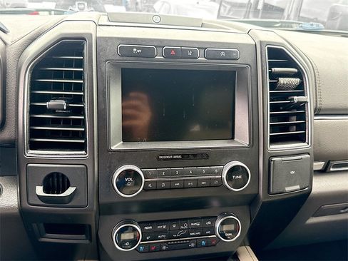 Used 2019 Ford Expedition Limited w/ Equipment Group 301A image 13