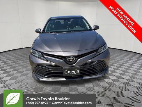 Used 2018 Toyota Camry LE FWD image 2