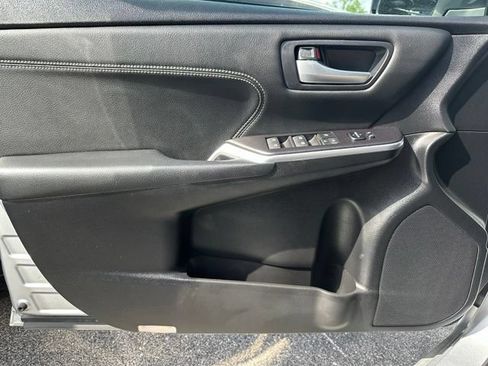 Used 2015 Toyota Camry XLE FWD image 25