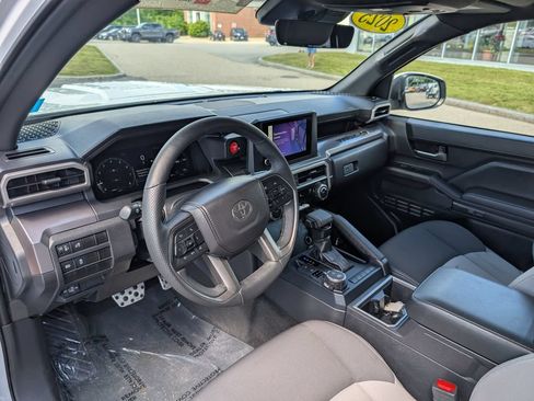 Used 2025 Toyota Tacoma TRD Sport AWD/4WD image 16