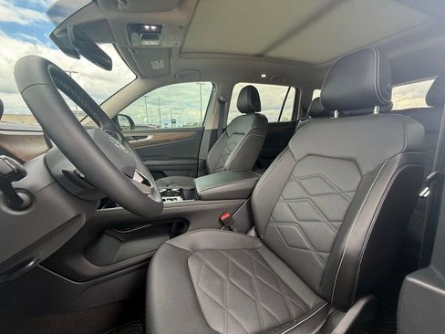 Used 2024 Volkswagen Atlas SE w/ Panoramic Sunroof Package AWD/4WD image 27