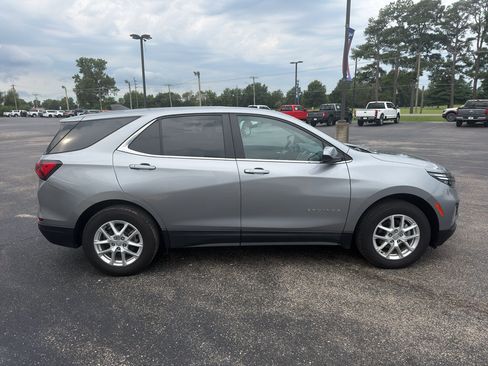 Used 2024 Chevrolet Equinox LT AWD/4WD image 3
