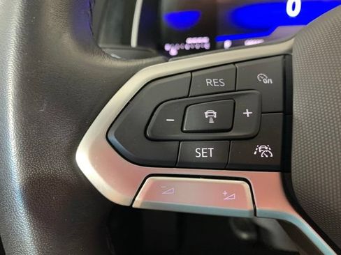 Used 2024 Volkswagen Jetta SE w/ Panoramic Sunroof Package FWD image 29