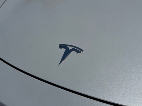 Used 2023 Tesla Model Y Long Range AWD/4WD image 5