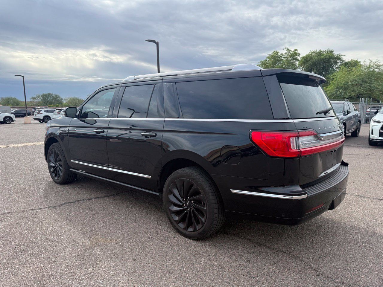 Used 2021 Lincoln Navigator L Reserve AWD/4WD image 7