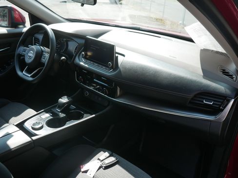 Used 2023 Nissan Rogue SV image 21