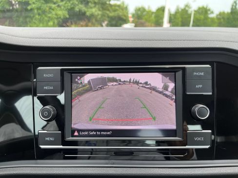 Used 2024 Volkswagen Jetta SE FWD image 22