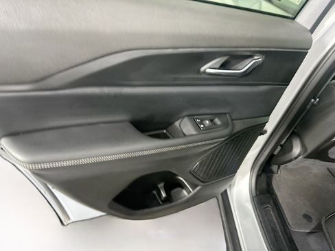 Used 2024 Jeep Grand Cherokee Altitude image 25