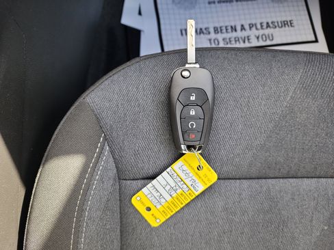 Certified 2024 Chevrolet Trax RS image 31