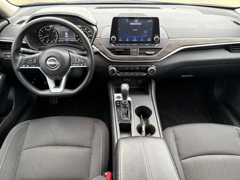 Certified 2025 Nissan Altima 2.5 SV FWD image 13