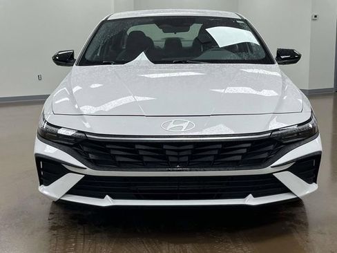 Certified 2025 Hyundai Elantra Sport FWD image 2