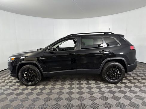 Used 2023 Jeep Cherokee Altitude Lux w/ Mopar Interior Package AWD/4WD image 10