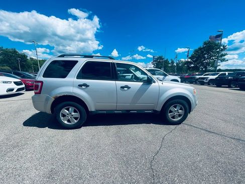 Used 2011 Ford Escape XLT w/ Class II Trailer Tow Pkg FWD image 7