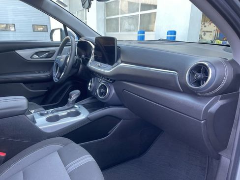 Used 2025 Chevrolet Blazer LT AWD/4WD image 8