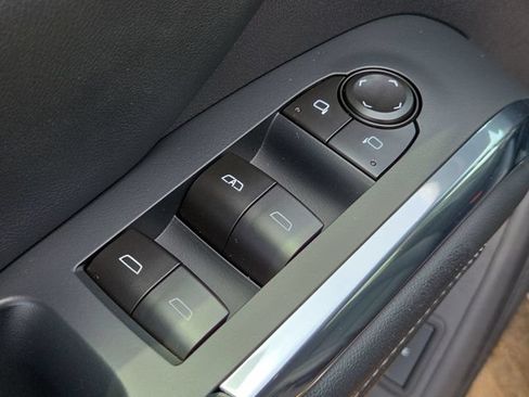 Certified 2026 Chevrolet Traverse LT FWD image 24