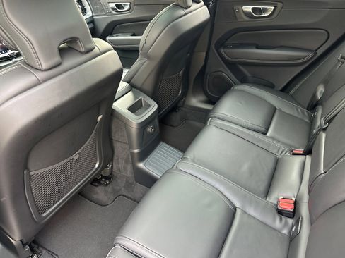 Certified 2024 Volvo XC60 T8 Ultimate w/ Protection Package Premier image 14