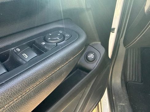 Used 2019 GMC Terrain SLT w/ Preferred Package AWD/4WD image 10