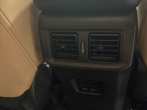 Used 2022 Toyota RAV4 XLE image 18