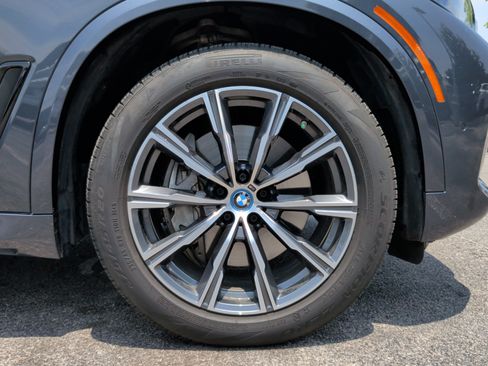 Used 2022 BMW X5 xDrive45e w/ M Sport Package AWD/4WD image 16