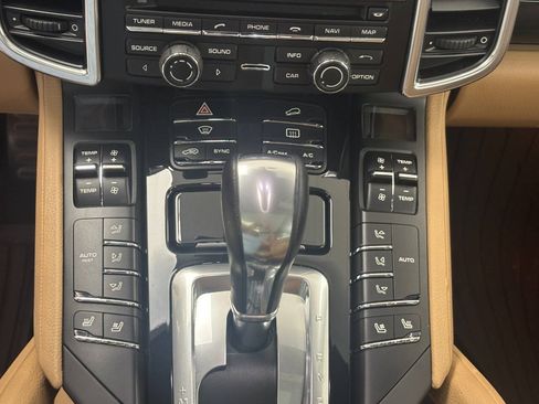 Used 2014 Porsche Cayenne Platinum Edition AWD/4WD image 35