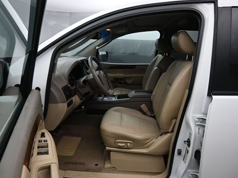 Used 2011 Nissan Armada Platinum w/ 2nd Row Captain Seat Pkg RWD image 10