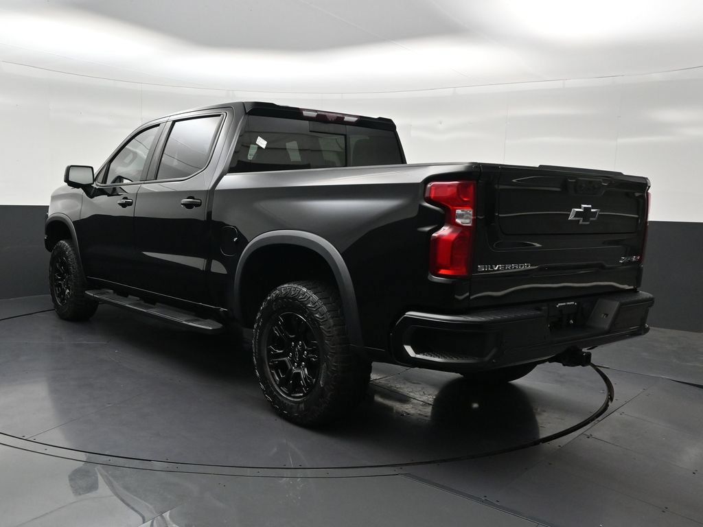 Used 2023 Chevrolet Silverado 1500 ZR2 w/ Technology Package AWD/4WD image 3