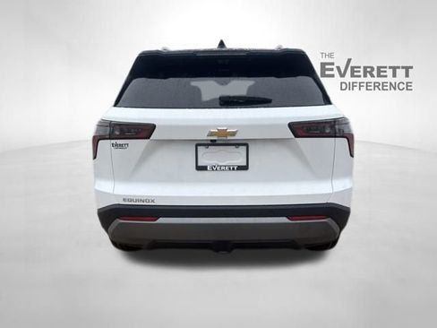 New 2026 Chevrolet Equinox LT w/ Convenience Package II FWD image 6
