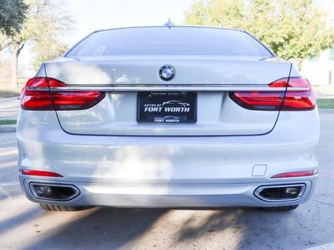 Used 2019 BMW 740i w/ Executive Package image 6