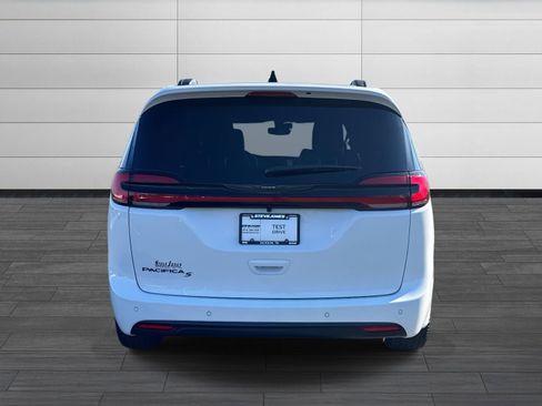 New 2026 Chrysler Pacifica Select w/ S Appearance Package FWD image 5