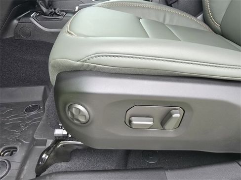 New 2025 Jeep Gladiator Mojave image 10