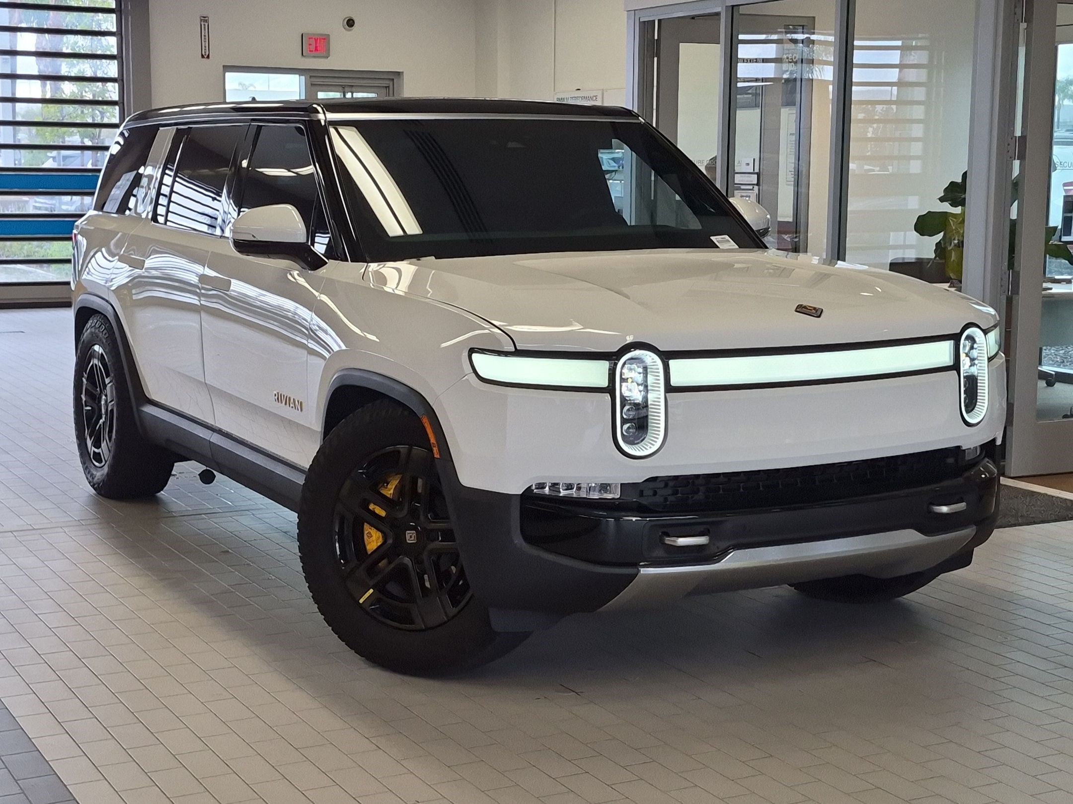 Used 2024 Rivian R1S Adventure Quad AWD/4WD image 2