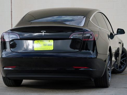 Used 2020 Tesla Model 3 Standard Range Plus RWD image 5