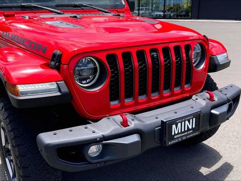 Used 2022 Jeep Wrangler Unlimited Rubicon w/ Dual Top Group AWD/4WD image 30