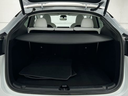 Used 2023 Tesla Model Y Long Range image 41