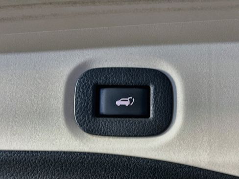 Used 2019 Nissan Rogue SV AWD/4WD image 28