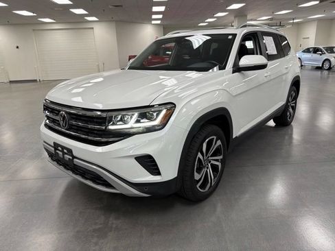 Used 2023 Volkswagen Atlas SEL AWD/4WD image 3