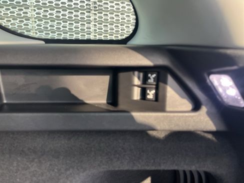 Used 2016 Land Rover Discovery Sport HSE AWD/4WD image 11