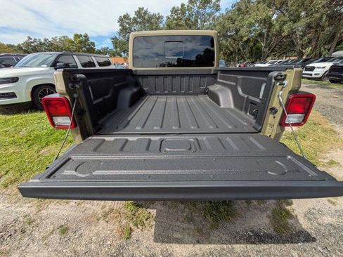 New 2025 Jeep Gladiator Sport image 11