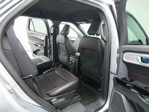 Used 2023 Ford Explorer ST-Line w/ Class IV Trailer Tow Package AWD/4WD image 27