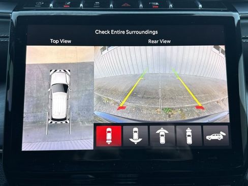 Used 2024 Jeep Grand Cherokee Limited w/ Luxury Tech Group II image 9