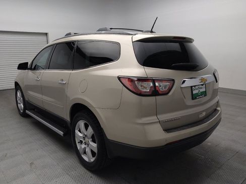 Used 2017 Chevrolet Traverse LT w/ Style and Technology Package FWD image 5